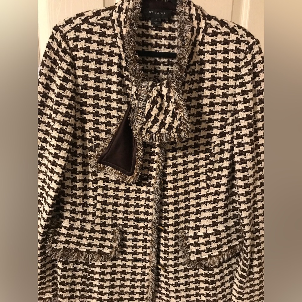 Beautiful tweed St John Couture jacket coat very flattering excellent condition